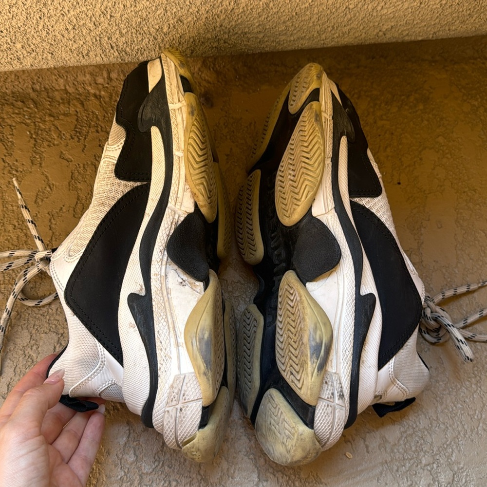 Balenciaga Triple S White Black - Picture 6 of 10